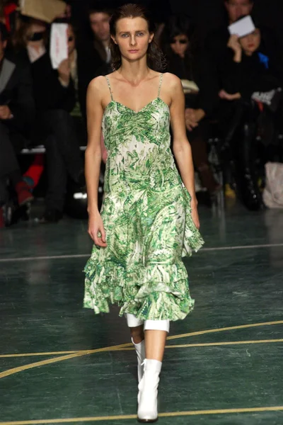 Look 18